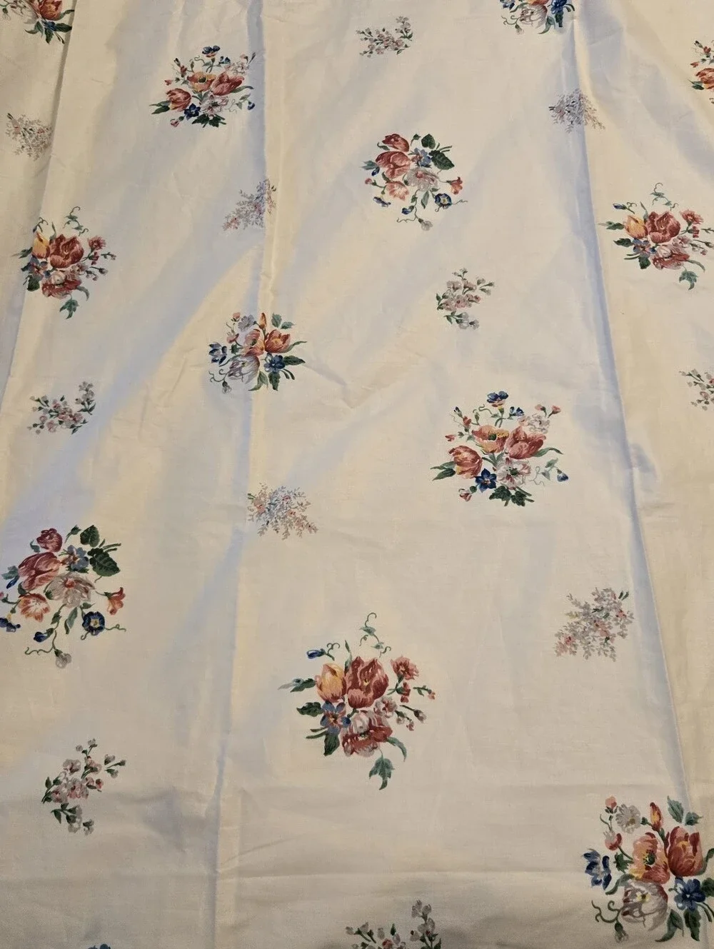 Croscill Vintage Ruffled Floral Twin Flat Sheet And Standard Pillow Case Only
